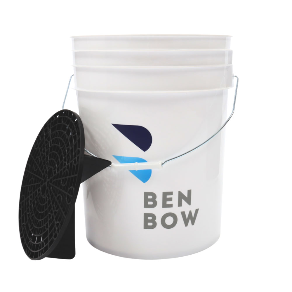 Benbow 000782 - białe wiadro detailingowe 20L z czarnym separatorem 1 Benbow 000782 - białe wiadro detailingowe 20L z czarnym separatorem